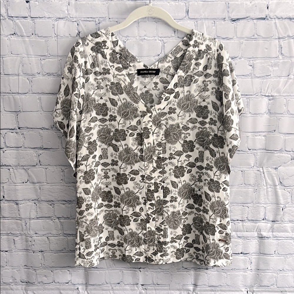 Ivanka Trump Floral Black and White V-Neck Women's Top Size Medium